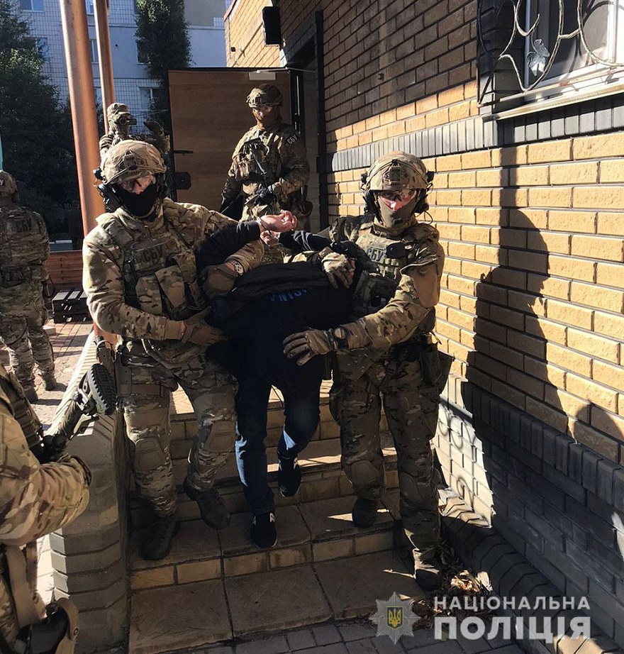 Расстреляли на пороге дома: в Днепре задержали убийц бизнесмена