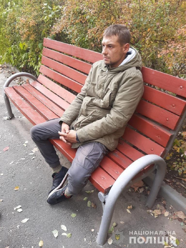 Представлялся полицейским и грабил детей: в Днепре задержали вора
