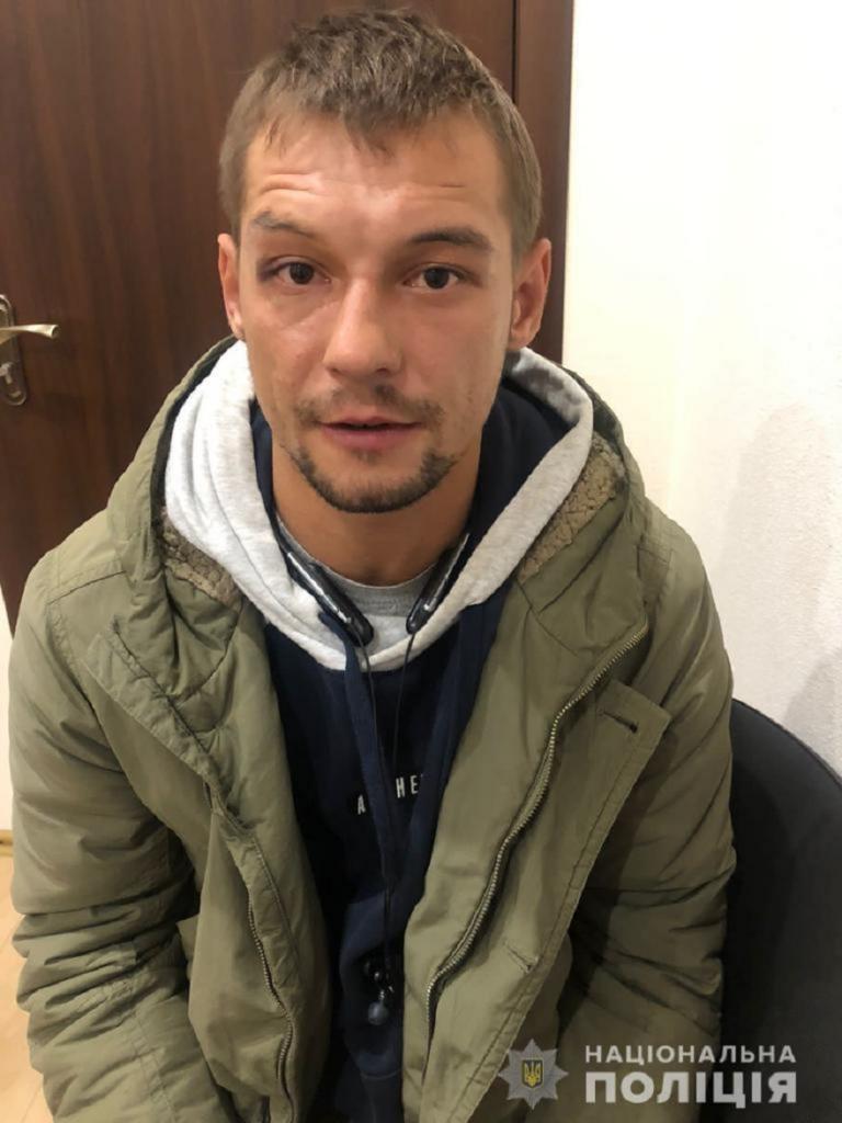 Представлялся полицейским и грабил детей: в Днепре задержали вора