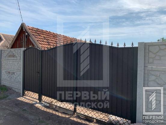 В Кривом Роге мужчина повесился на виноградной арке