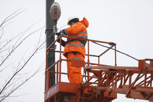 В Днепре продолжается восстановление и модернизация уличного освещения