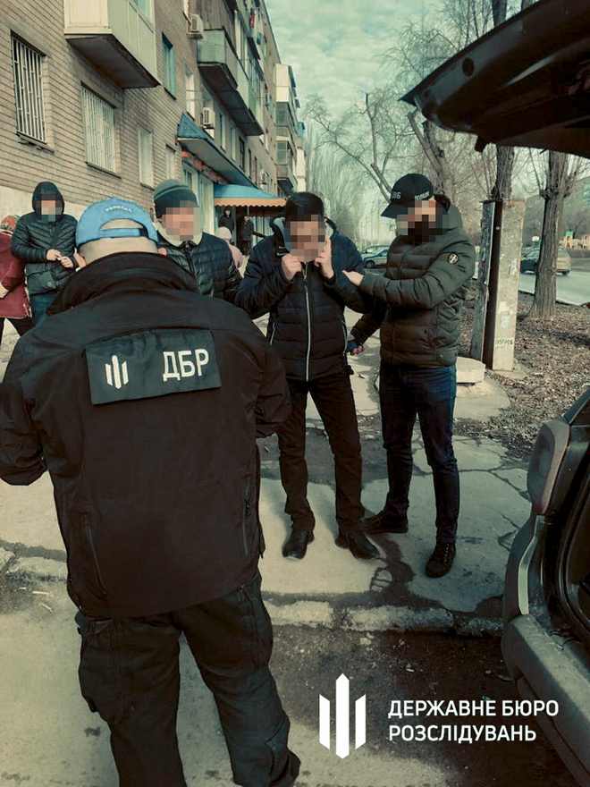 В Кривом Роге полицейского поймали на взятке в 5 тысяч долларов