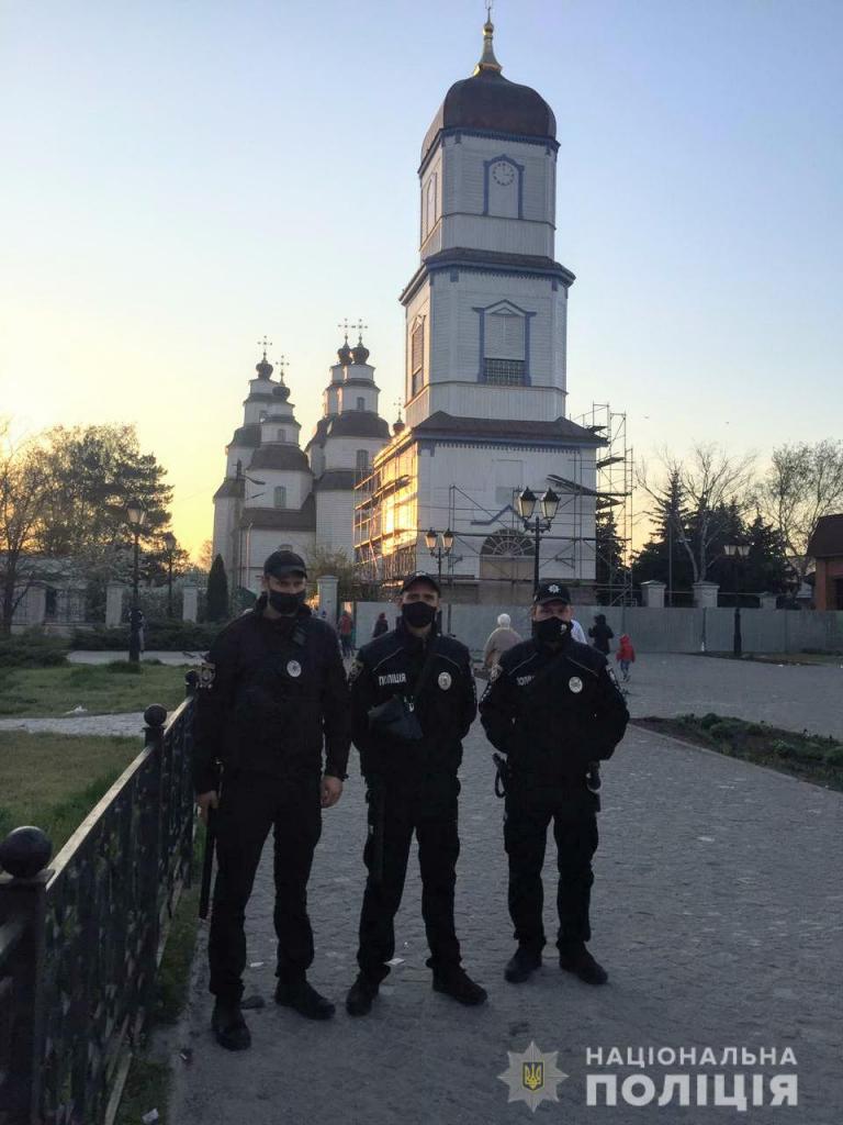 На Пасху храмы Днепропетровщины посетили 80 тысяч верующих