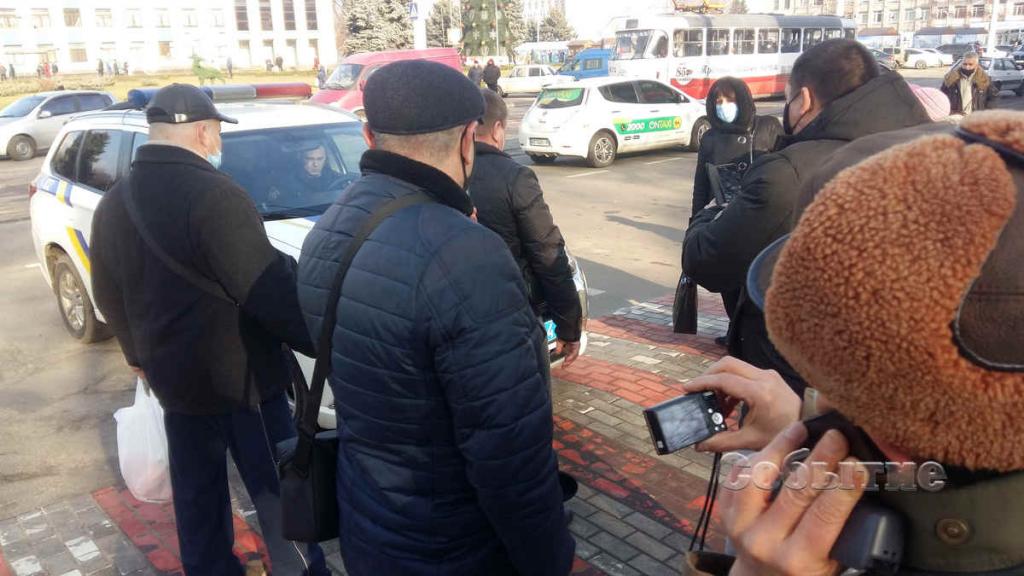 Жители Каменского вышли на акцию протеста против повышения тарифов