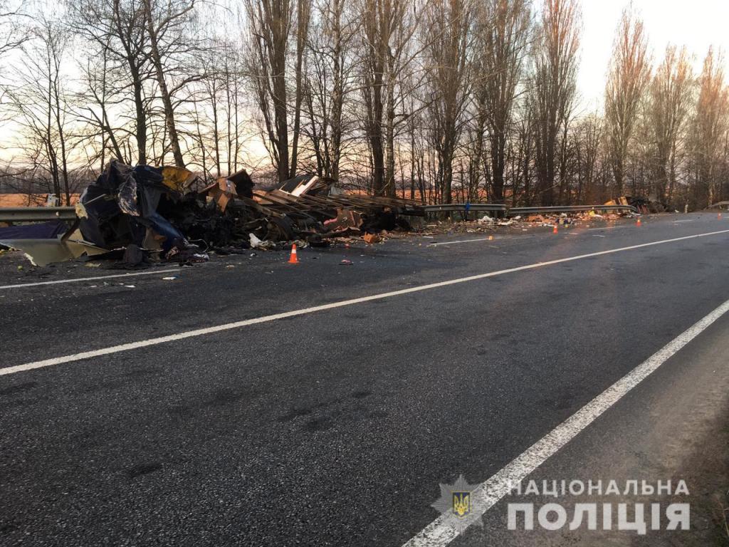 В Винницкой области лоб в лоб столкнулись грузовики