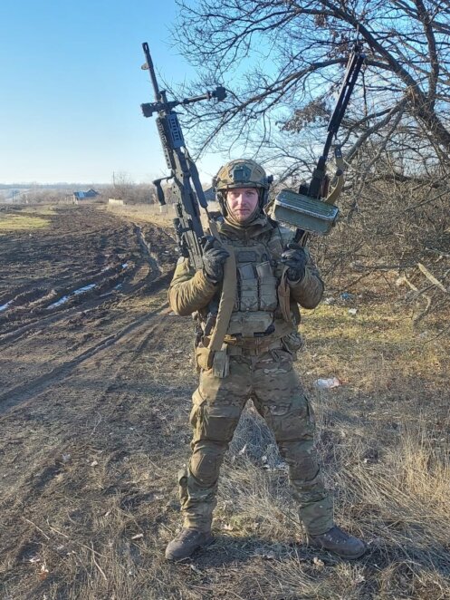 м
