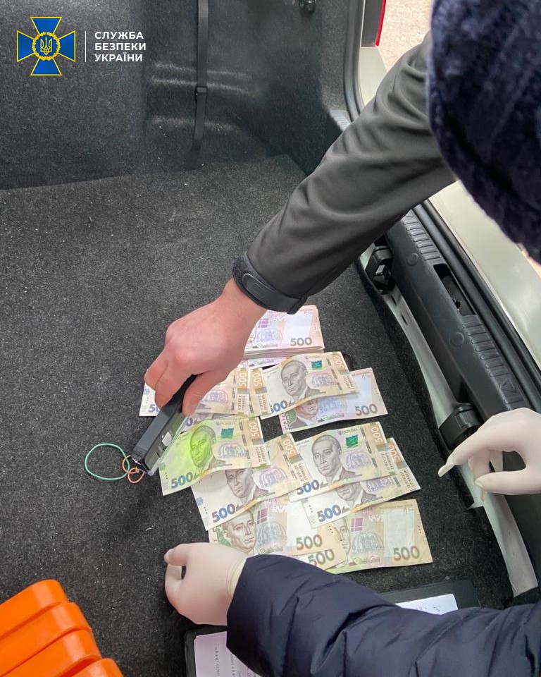 Полицейский из Кривого Рога погорел на крупной взятке