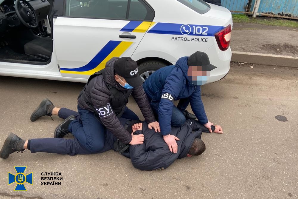 Полицейский из Кривого Рога погорел на крупной взятке
