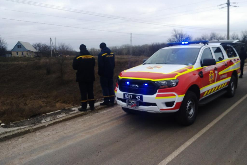 На Днепропетровщине легковушка упала в канал