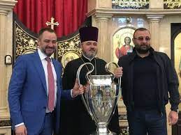 м