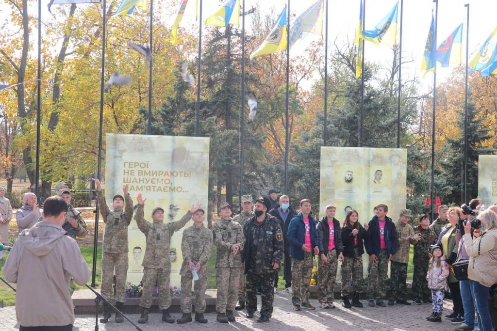 В Никополе открыли Аллею славы героев АТО