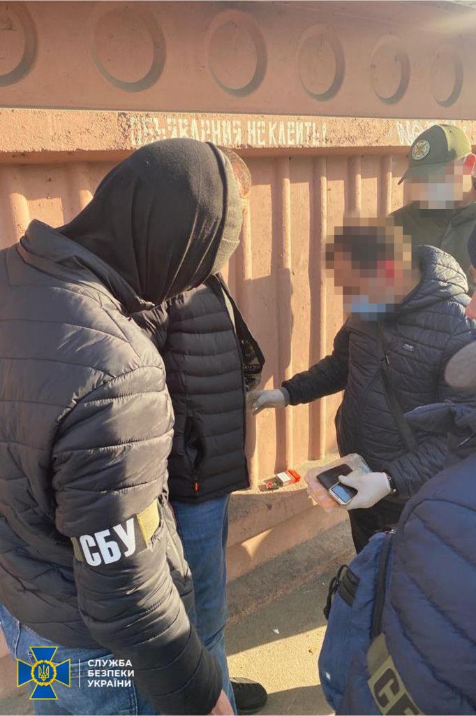 Фальшивые доллары