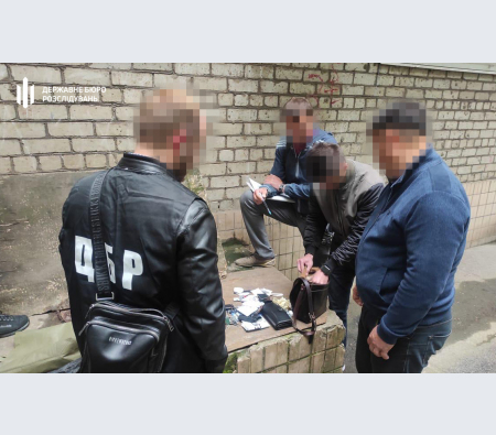 На Днепропетровщине налоговик-антикоррупционер собирал с предпринимателей ежемесячную "дань"