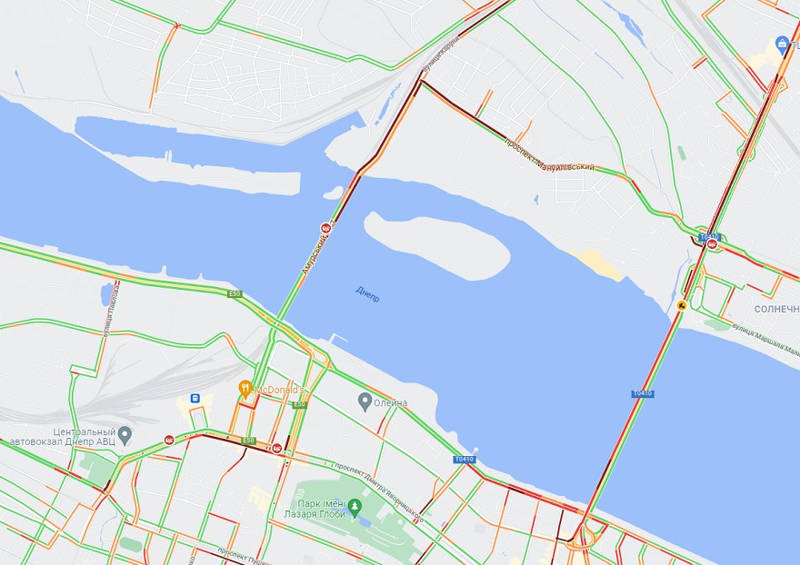Днепр из-за утренних ДТП погряз в огромных пробках