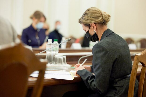 Елена Зеленская показала безупречный деловой образ