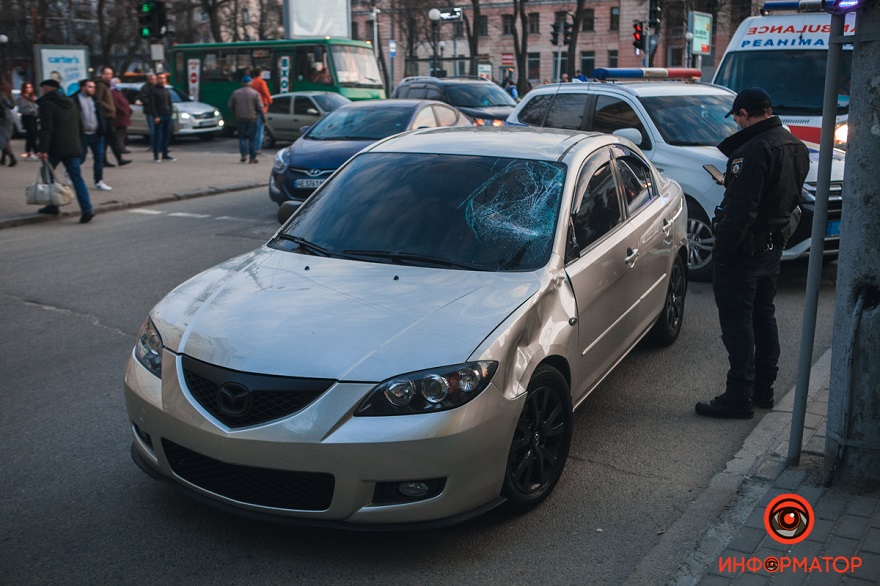 Автомобиль Mazda