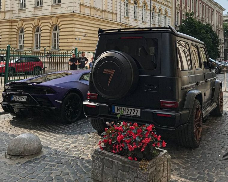 Lamborghini Huracan Evo RWD и Mercedes-AMG G63