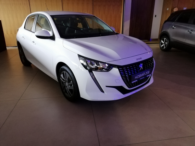 Peugeot 208