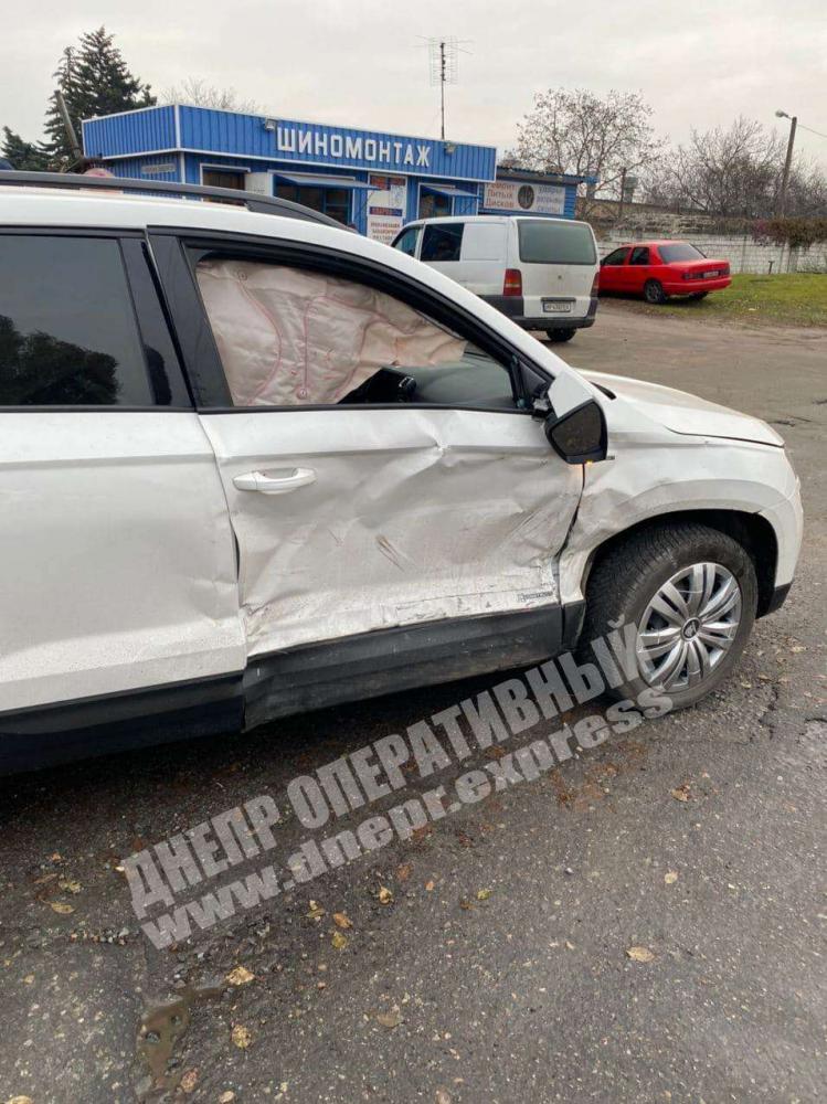 Повреждена дверь