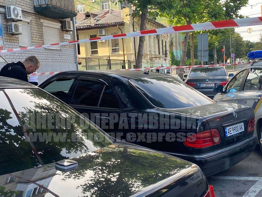 В Днепре мужчина напал на инспектора по парковке 