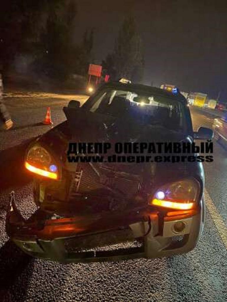 Под Днепром легковушка насмерть сбила женщину, переходившую дорогу в запрещенном месте