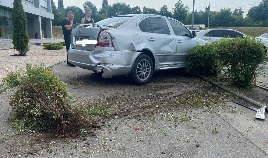 Поврежденный автомобиль 