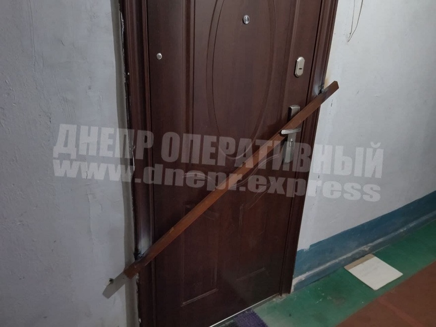 Заварил входную дверь
