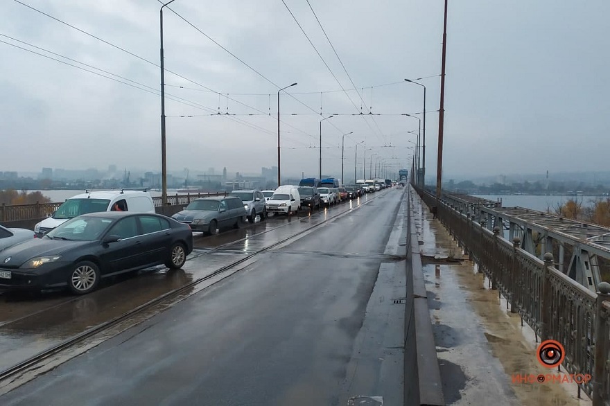 Днепр из-за утренних ДТП погряз в огромных пробках