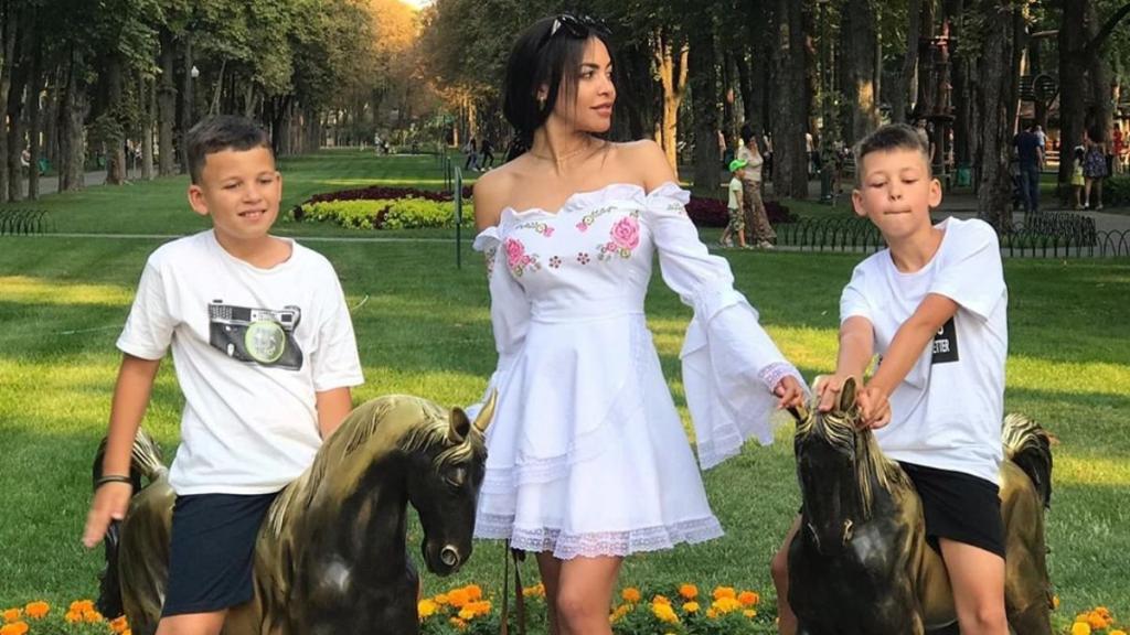 Рэпер Серега и Полина Ололо: с кем остаются дети