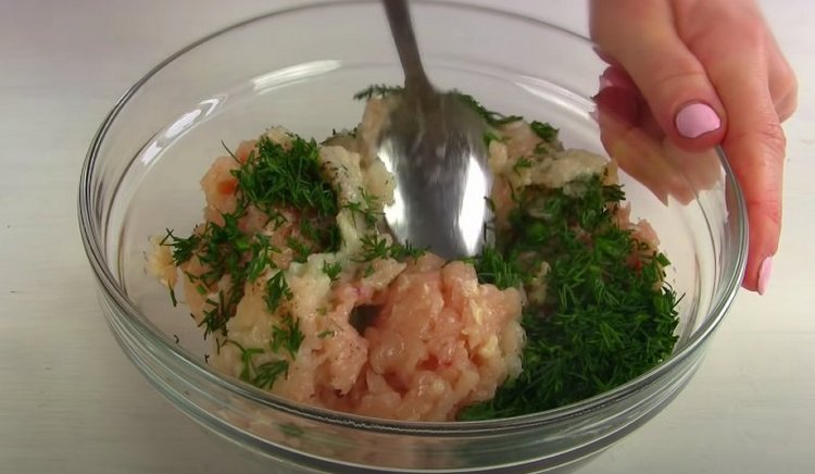 Что приготовить на Пасху: сырный рулет с курицей быстро и просто