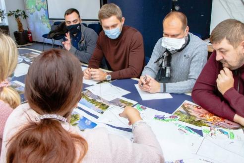 Максимально врахували побажання містян: у Дніпрі провели фінальне обговорення проєкту реконструкції скверу на розі вул. Калинової та Образцова