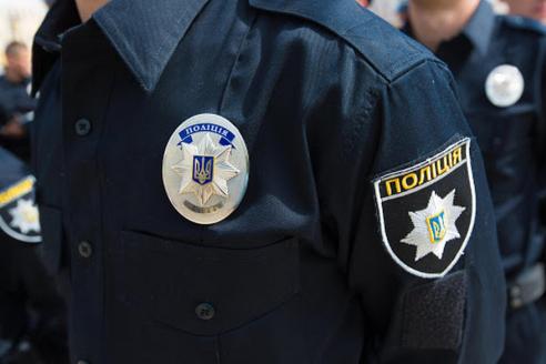 Под Днепром воры избили и ограбили полицейского