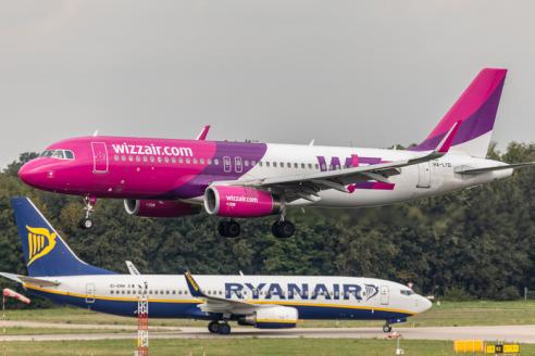 Авиакомпании Wizzair и Ryanair перенесли большинство рейсов на 2021 год