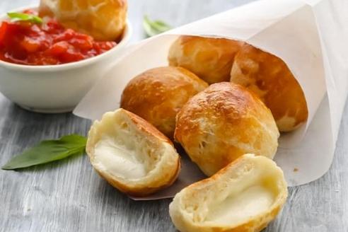 Сырные пончики с крабовыми палочками: пошаговый рецепт