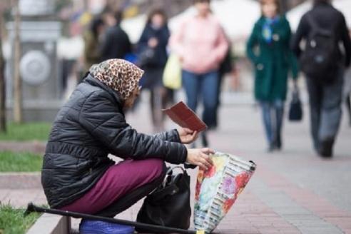 Большинство граждан Украины считают себя бедными людьми - результаты опроса