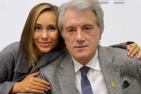 Дочь Виктора Ющенко позировала в пиджаке на голое тело