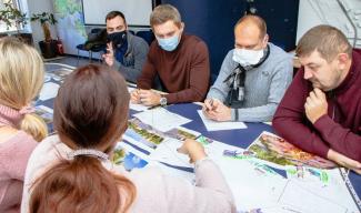 Максимально врахували побажання містян: у Дніпрі провели фінальне обговорення проєкту реконструкції скверу на розі вул. Калинової та Образцова