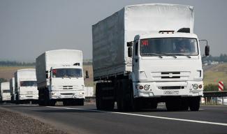 На территорию Украины вторглись 2 колонны российского "гумконвоя" в составе 14 грузовиков