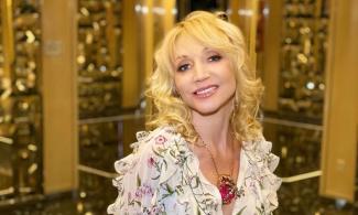 Кристина Орбакайте продемонстрировала фигуру в облегающем платье