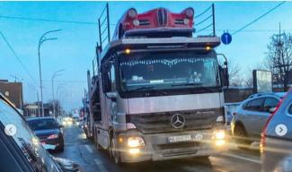 автовоз с ретро машинами