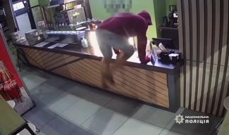 В Днепре задержали вооруженную банду серийных грабителей