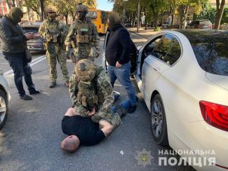 Расстреляли на пороге дома: в Днепре задержали убийц бизнесмена