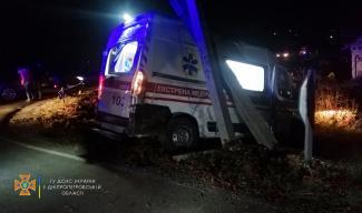 На Днепропетровщине рейсовый автобус протаранил авто скорой помощи: пострадали 6 человек