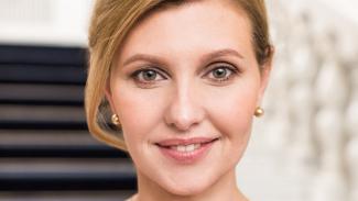 Елена Зеленская в элегантном пальто поздравила с Рождеством