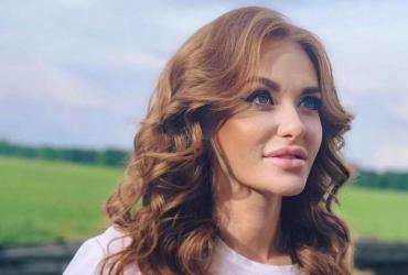 Слава Каминская снялась топлес в Турции
