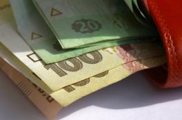 На что украинцы тратят большую часть заработка