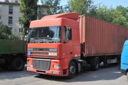 Грузовикам ограничили выезд на дороги