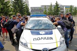 На Днепропетровщине полицейский вне службы поймал уличного грабителя