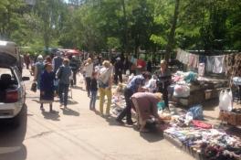 На Центральном рынке воришка грабил продавщиц