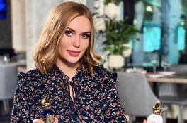 Слава Каминская с усами показалась в нижнем белье